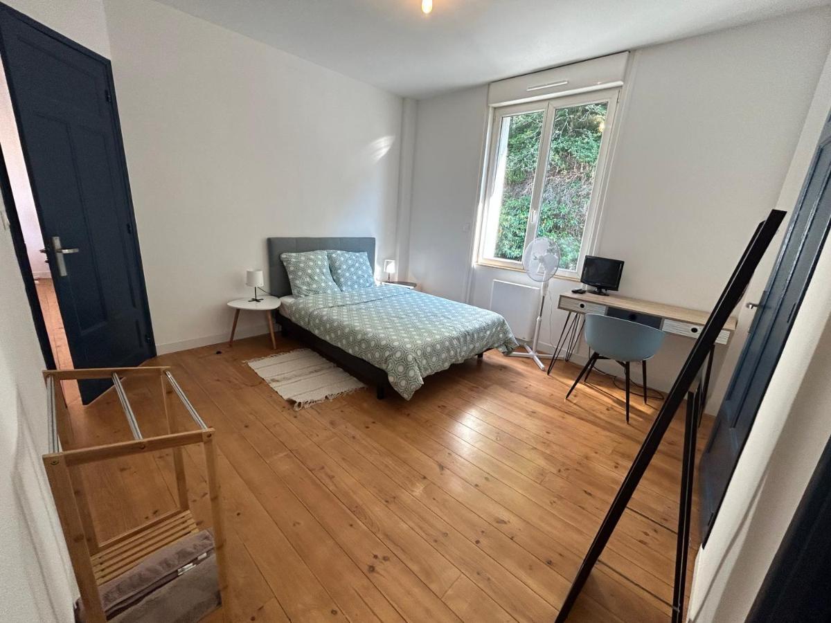 Appartement Confortable De 80M2 Centre Ville De Quimper & Parking Prive Exterior photo